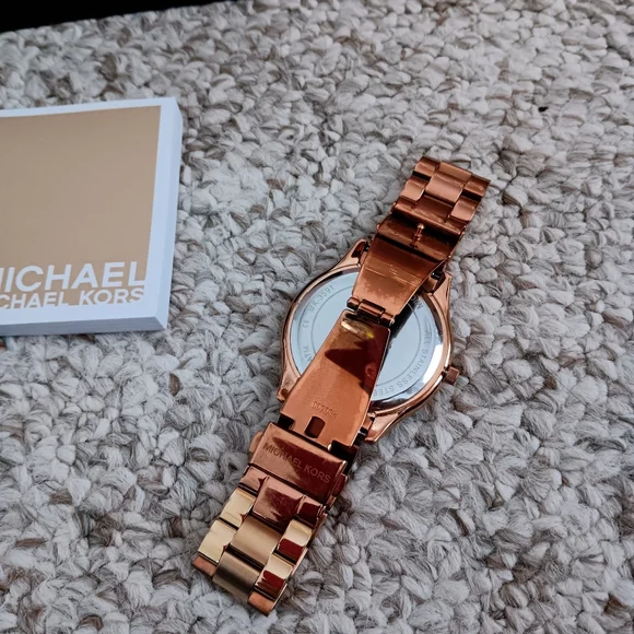 RARE! Michael Kors Rose Gold Slim Runway Watch - Picture 4 of 12